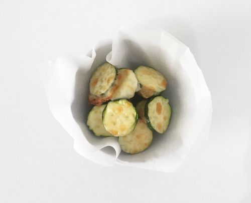 CHIPS DE CALABACÍN CON QUESO